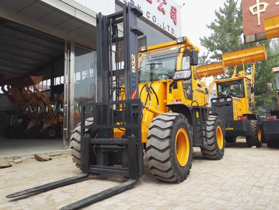 求購四川綿陽施工920裝載機5噸越野叉車多少錢一臺 ZSZG920