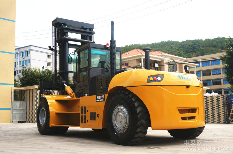 國產(chǎn)32噸叉車35噸重型柴油叉車35噸集裝箱叉車2019價格行情走勢 XHC350